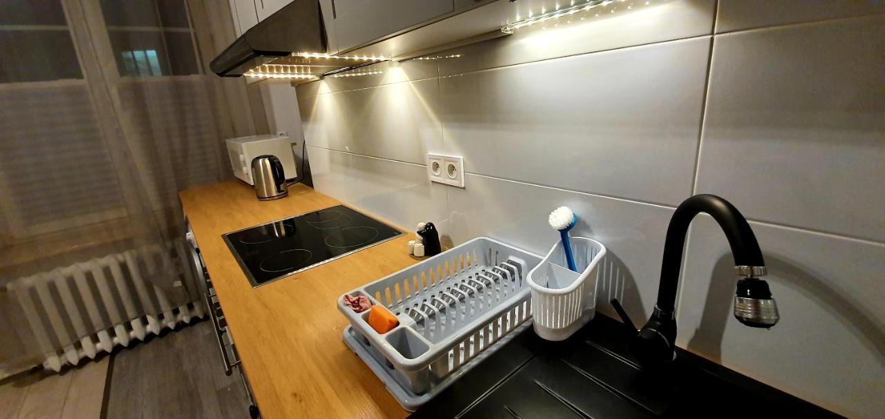 Separated Kitchen, Fast Internet Aleja 3 Maja 2M80 Varsó Kültér fotó